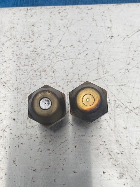 Danfoss nozzles 35 year old Left 1 year old Right.jpg