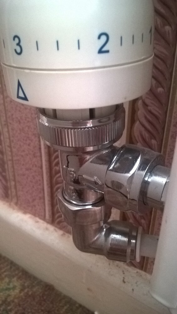 radiator valve.jpg